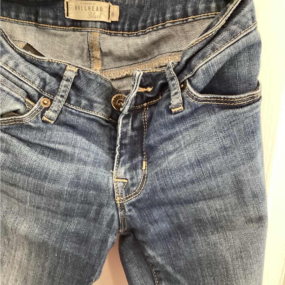 Bullhead Women's Classic Blue Skinny Jeans - Picture 3 of 7